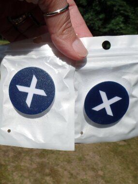 NIP NWoT Lot/TWO Celebrity X Cruises Card Phone POP Popper Holder w/Logo